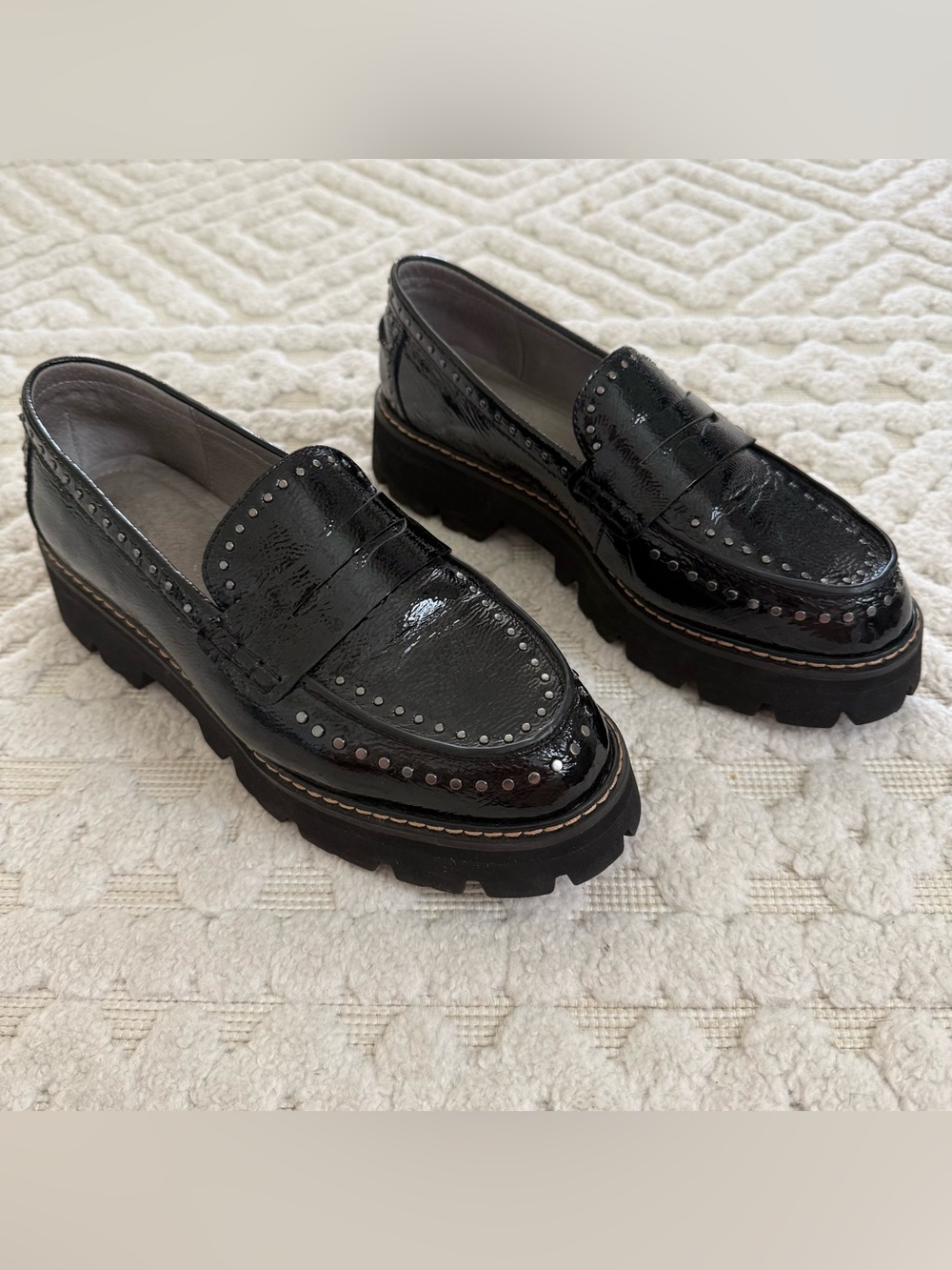 Donald Pliner Massy Black Patent Leather Studded Lug Sole Loafers Size 9M Edgy